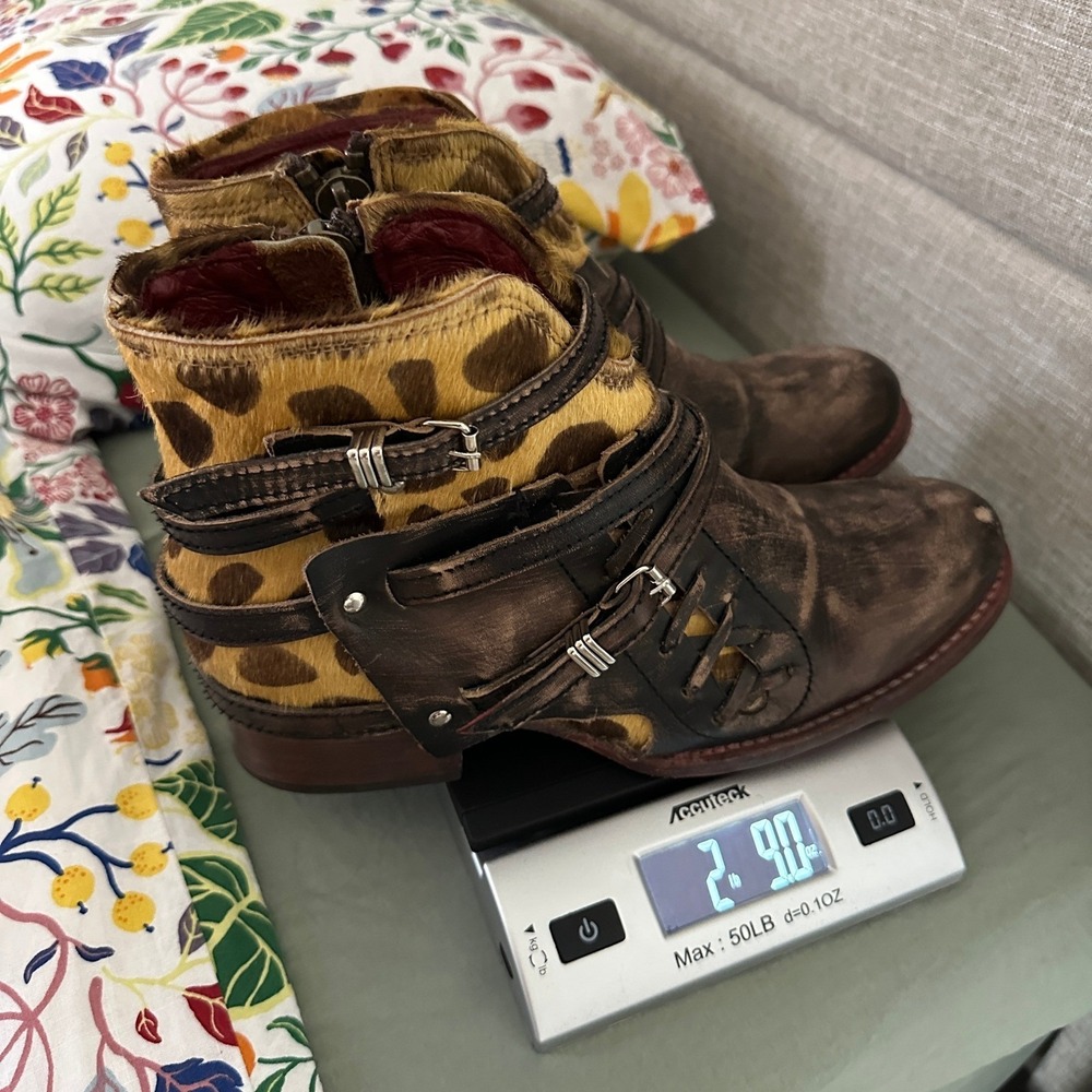 Freebird Belfast Ankle Boots Women 10 Brown Cheetah Calf Hair Distressed Leather - Picture 12 of 12